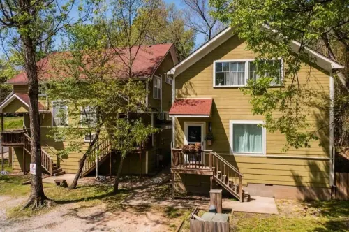 Stylish Retreat+Free Scooter - Next to Greenway!