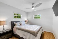 Pool Home 3 Bed 3 Bath. 1 mile from beach!