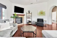 Villa in Wine Country, King Beds & Jacuzzi Hotels in Atascadero