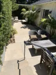 Styled Montecito Cottage in Quiet Neighborhood Hotels near Manning Park - Area 9