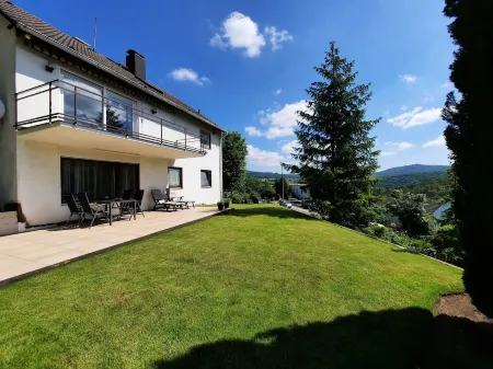 Villa Waldallee - Apartment with forest view, 84sqm