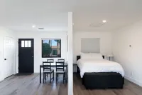 Centrally located cozy Studio in peaceful neighborhood!