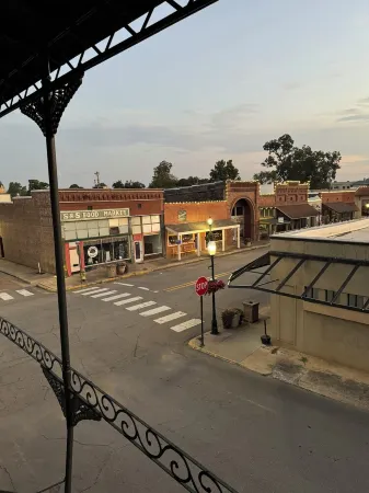 The Perch at Main Street Suites: A great way to experience downtown Van Buren!