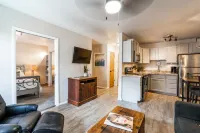Cute Condo, Great Central Location!