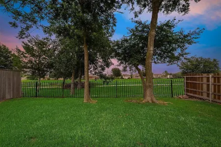 Brand New Spacious Serenity Getaway - King Bed!