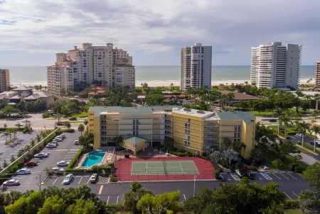 Charming Marco Island Beach Condo-Beach Access-JW Alternative Отели рядом с достопримечательностью «Hideaway Beach»