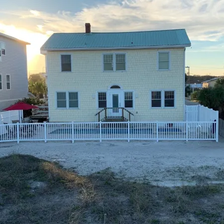 Relaxed Cancellation Policy! Oceanfront home with pool,hot tub, fire pit, bikes.