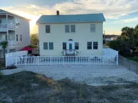 Relaxed Cancellation Policy! Oceanfront home with pool,hot tub, fire pit, bikes.