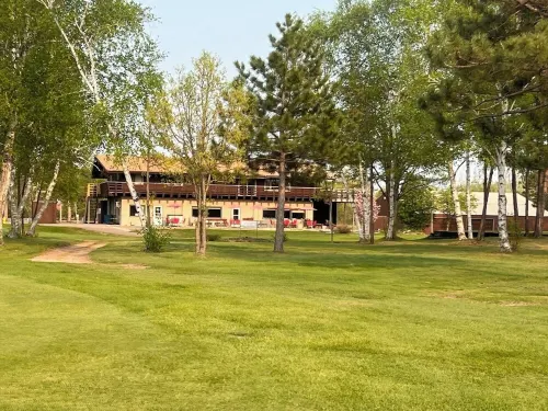 Large Private Fully equipped Suite on the Golf Course close to Many Lakes!