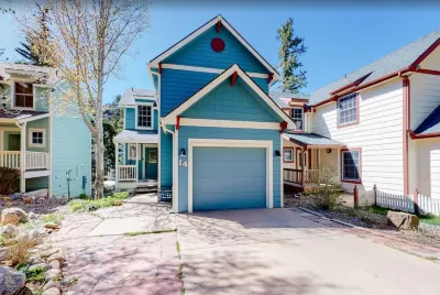 Spacious 4 Bedroom Home w/ River Access, Close to RMNP! Hotels near Emerald Lake Trail