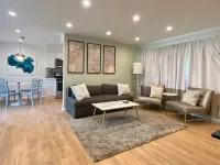 Modern 2/2 Glendale Condo, Parking, Washer/Dryer