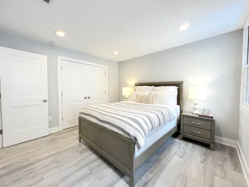 Newly renovated condo, minutes to NYC!