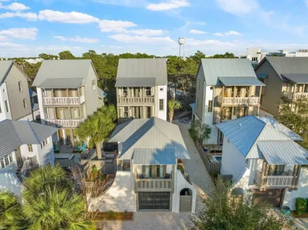 Private Heated Pool /5BR/ Located Close to Beach & Rosemary Town Center