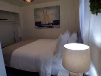 Beachwood Bungalow in Downtown Rockaway Beach