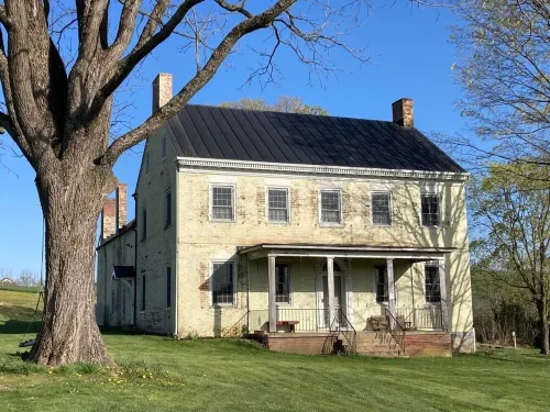 Lincoln Homestead: history, craftsmanship, comfort