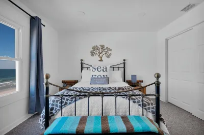 Amazing Direct Oceanfront Florida  3 Bedroom in pristine private beach SOLE