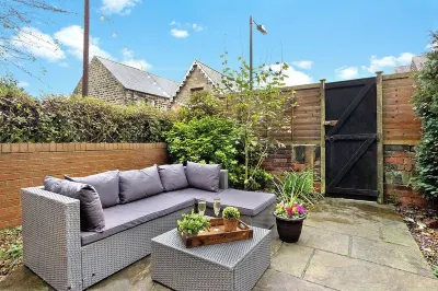 The Stanley Suite -1 bedroom apt, Harrogate. Free Parking. Garden. Dog Friendly.