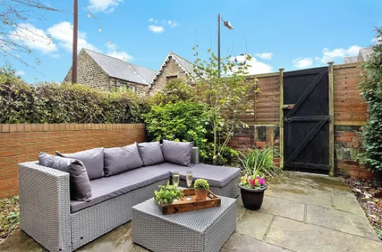 The Stanley Suite -1 bedroom apt, Harrogate. Free Parking. Garden. Dog Friendly.