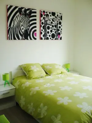 Beautiful 2 room apartment redone on the last floor with terrace in the small marsh of Nice