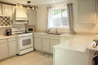 Cheerful 1-Bedroom on the eastside downtown