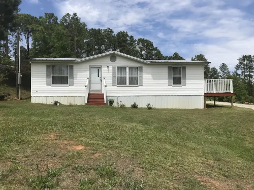 Lake house retreat Hotels in Henry County