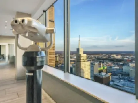 Luxury 1 Bhk Apt W/Parking Pool | Gym| City View