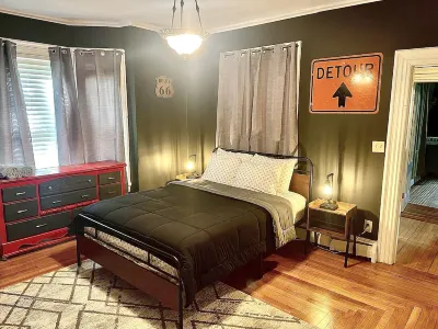 Downtown Ipswich apt, first floor!!! Hotels near Hamlin Reservation