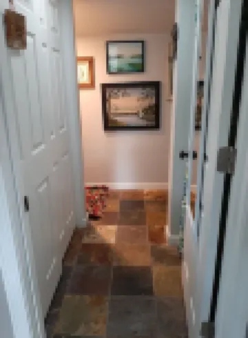 The Artist's Cottage is the ideal home away from home!