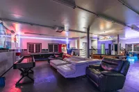 Entertainers Paradise House + Shop