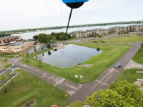 Lake Front Condo on East Lake Okoboji in Bridges Bay Resort. 阿諾茲帕克酒店