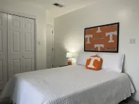 Bordering Downtown + Botanicals Gardens + UT Hôtels à proximité de : Ijams Nature Center