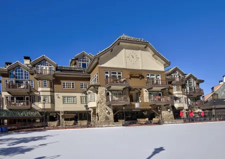 CRBC - Heart of BC Village, AC, Ski in/out, 2 Master Suites, Walk to Everything