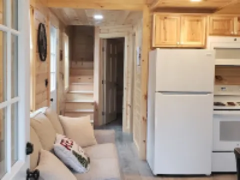 Bear Cabin: Charming 2-bedroom cabin with WiFi, AC in marvelous Sebec 皮斯卡特奎斯縣酒店