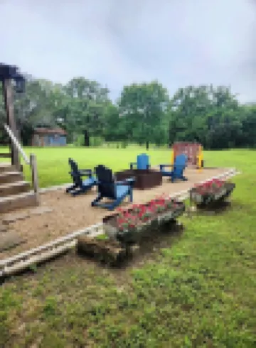 Remodeled Modern Farmhouse on acreage near ALL area attractions!!!