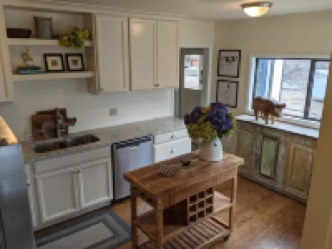 Garden Creek Retreat - Remodeled Home with Luxury Furnishings Hotels in Custer County
