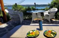 Magical 4 Bed Beachfront Cottage Getaway