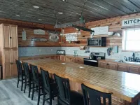 Ozark Lodge-Spacious Stay adjacent to Ozark Retreat