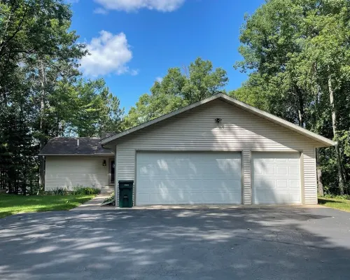 Escape to Paradise: Your dream vacation awaits in our stunning lakefront rental! Hotels in Nokomis