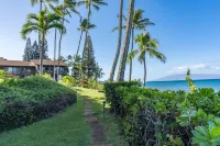Maui Mahinaa Surf Oceanfront Condo with a great view Kahana area