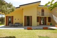Apartment in a two-family villa with panoramic views of Lake Garda
