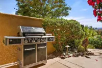 Desert Escape, 3Bd 3Bth, 2 King Suites in Gated Country Club Hotels in Indio