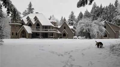 Castle Apt. Redmond / Woodinville, King Queen with AC, WiFi, close to everything 스노퀄미 와일드라이프 에어리어 - 스틸워트 유니트 사우스 파킹 액세스 주변 호텔