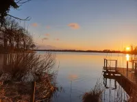 Ferienhaus am Dieksee mit Großem Garten Hotels in Malente