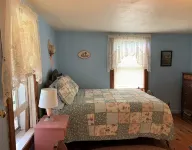 Live on a Horse Farm, Kids Ride Horses, Gather Eggs,  Hike,  Fish, Swim, Sauna Hotels in Bald Mountain