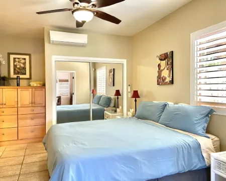 Oceanfront home on one of the most popular beaches in Kauai! Hotéis em Lihue