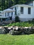 Glamorous cottage-glamping at Sebago Lake