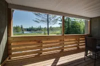 Private Hot Tub! KING Size Bed Traverse City 18 miles *Crystal Mountain 17 miles