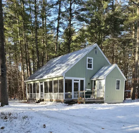 Perfect Family Ski Trip Home Near King Pine and Cranmore – Cozy & Convenient Отели в г. Тамворт