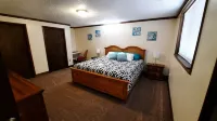 Experience Hudson Charm in Our Spacious 3-Bedroom Retreat