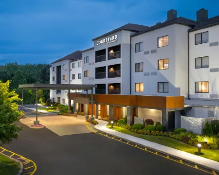 Courtyard Danbury Hotels in Danbury